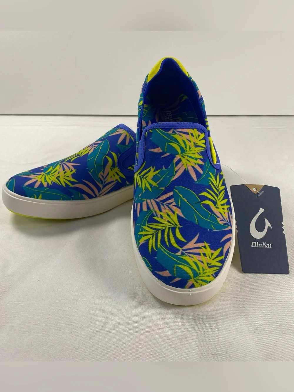 OluKai Lae’Ahi Pa’i Men’s 9.5 Sunset Blue Aloha Canvas Slip On Shoes NWOB